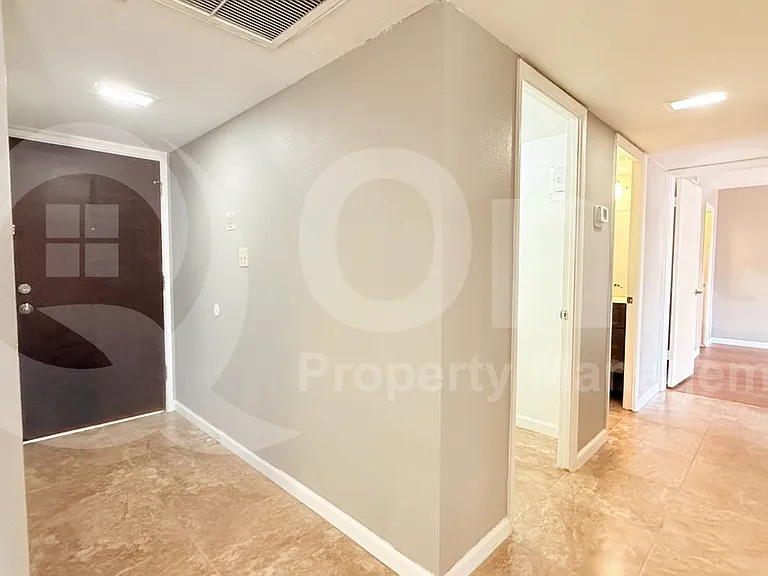 7910 E Camelback Rd #102 — Photo 2