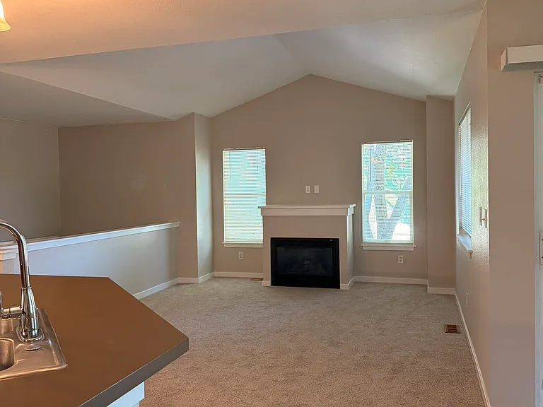 3902 Oakwood Dr — Photo 7