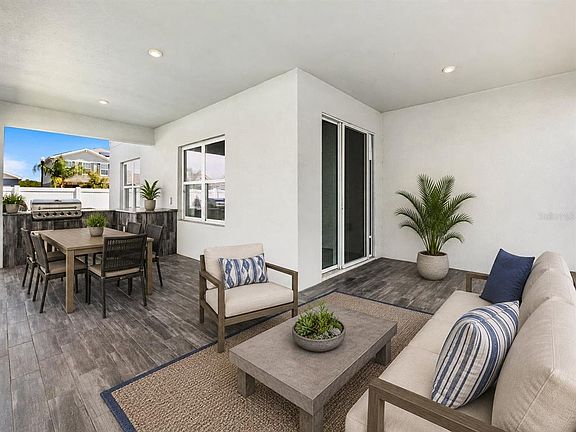 3rd image of 100 LAVENNA AVENUE
