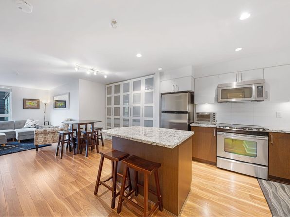 85 8th Ave E #213, New Westminster, BC V3L 4J4