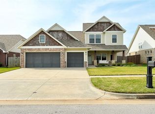 904 NE 21st St, Moore, OK 73160