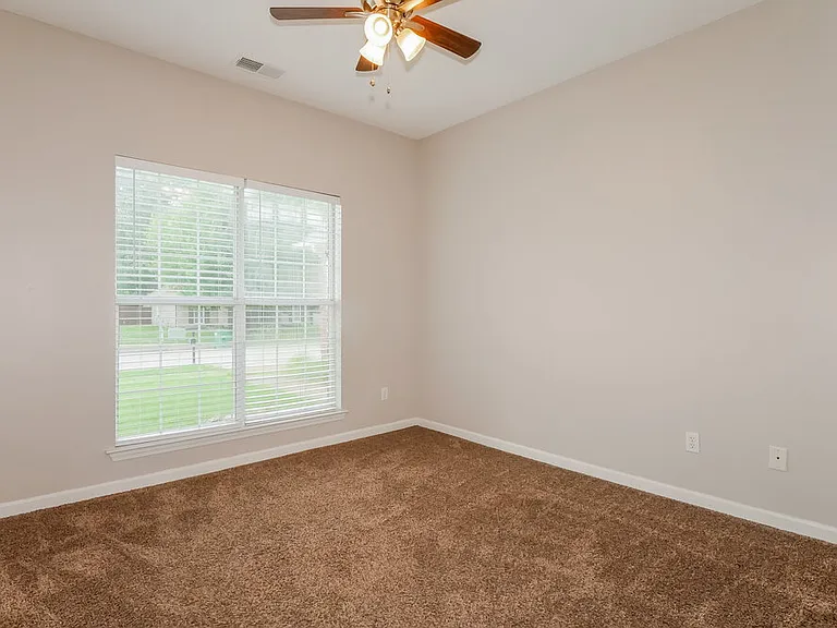 5820 Lillian Bend Dr — Photo 13