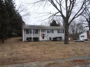 32 Lincoln Cir, Paxton, MA 01612