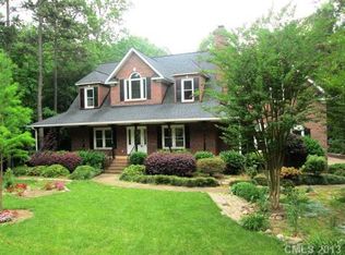 6828 Hollow Oak Dr, Mint Hill, NC 28227