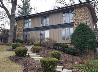 2203 Country Knoll Ln, Elgin, IL 60123