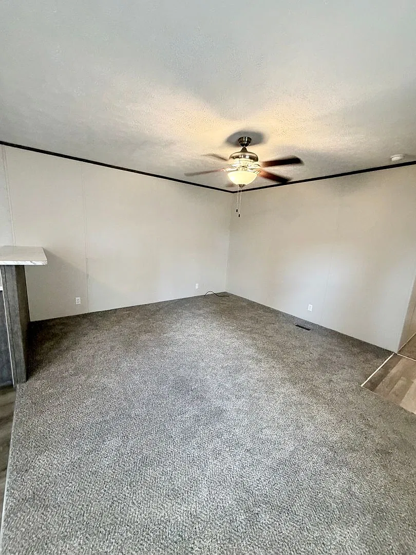 3 bed, 1065 sqft, $1,209 — Photo 3