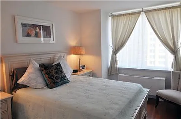 Sold by (Legacy) Elegran | media 11