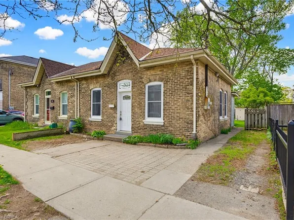 146 William St, Brantford, ON N3T 3L3