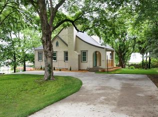 5931 Maple St, Mission, KS 66202