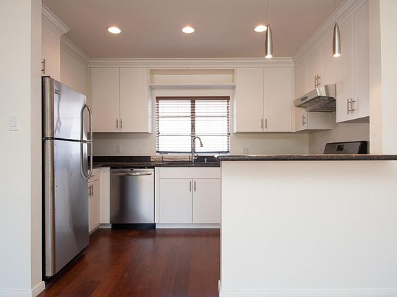 2nd image of 6249 La Jolla Blvd