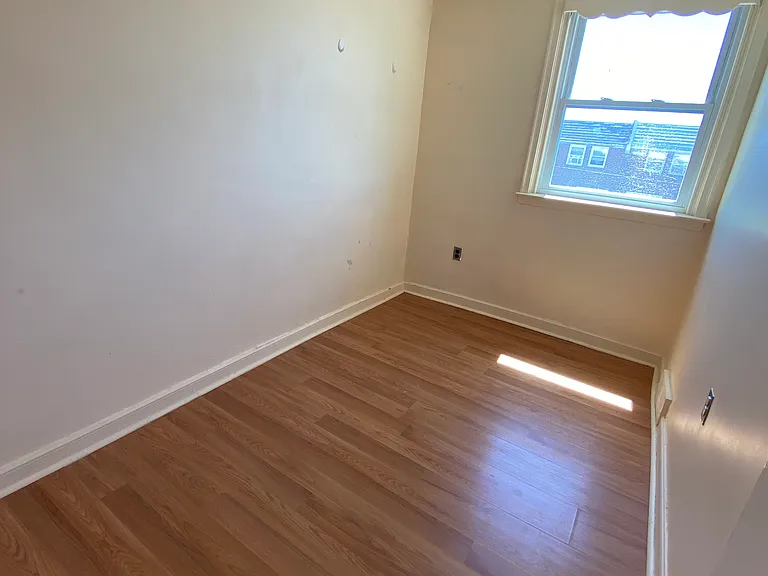 7130 Saul St #3 — Photo 4