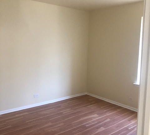 3rd image of 1451 S Avers Ave APT 1B