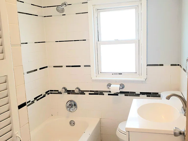 130 Grant Ave — Photo 20