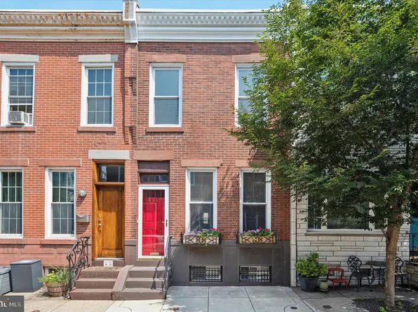 2219 Myrtle St, Philadelphia, PA 19130