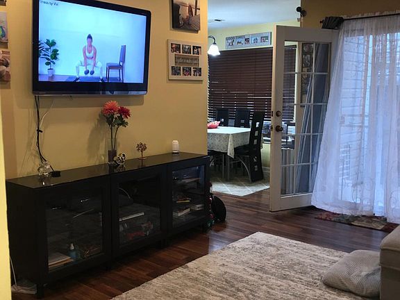 2nd image of 6423 Richmond Hwy APT 104