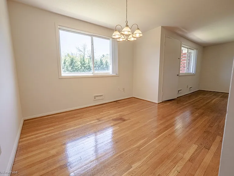 Mt Washington Manor — Photo 27