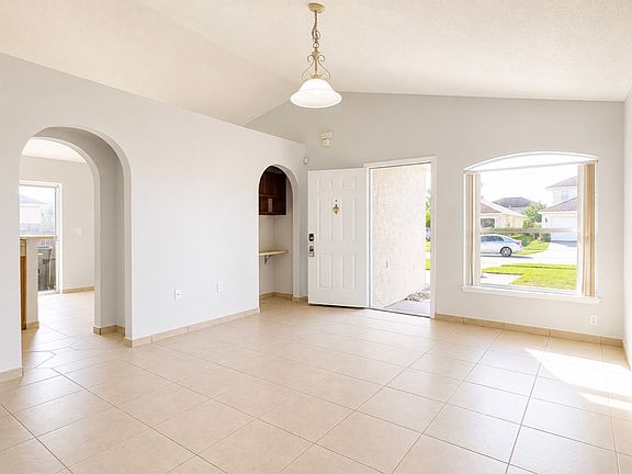 3rd image of 508 Pointe Allyson Way