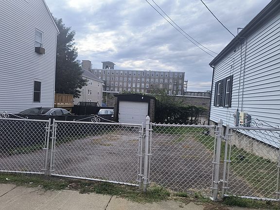 4th image of 90 Tremont St