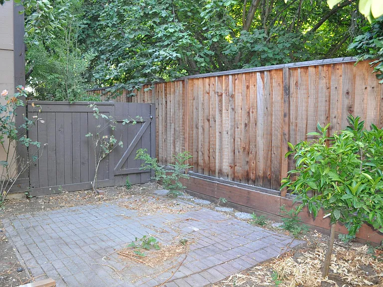 765 N Rengstorff Ave #11 — Photo 4
