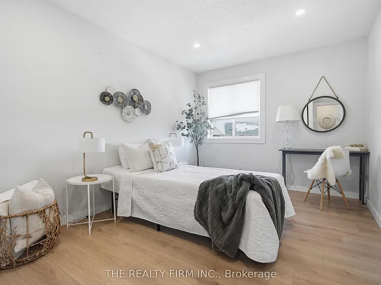 735 Deveron Cres #310 — Photo 20
