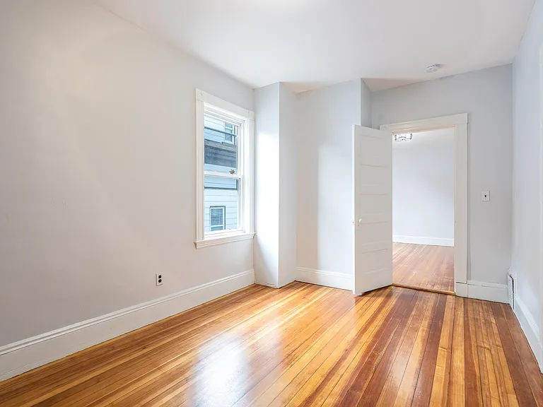 53 Saxton St #2 — Photo 10