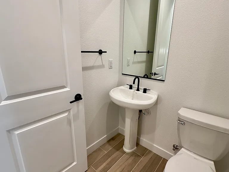 2209 N Cordon Gln — Photo 4