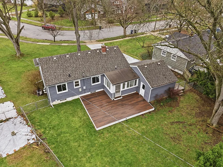 831 Loyola Dr — Photo 42