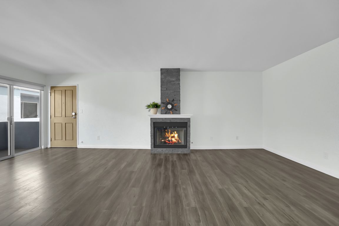 PropertyGraphy.com  (17)