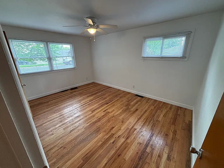 1614 Lindenwood Ave — Photo 8