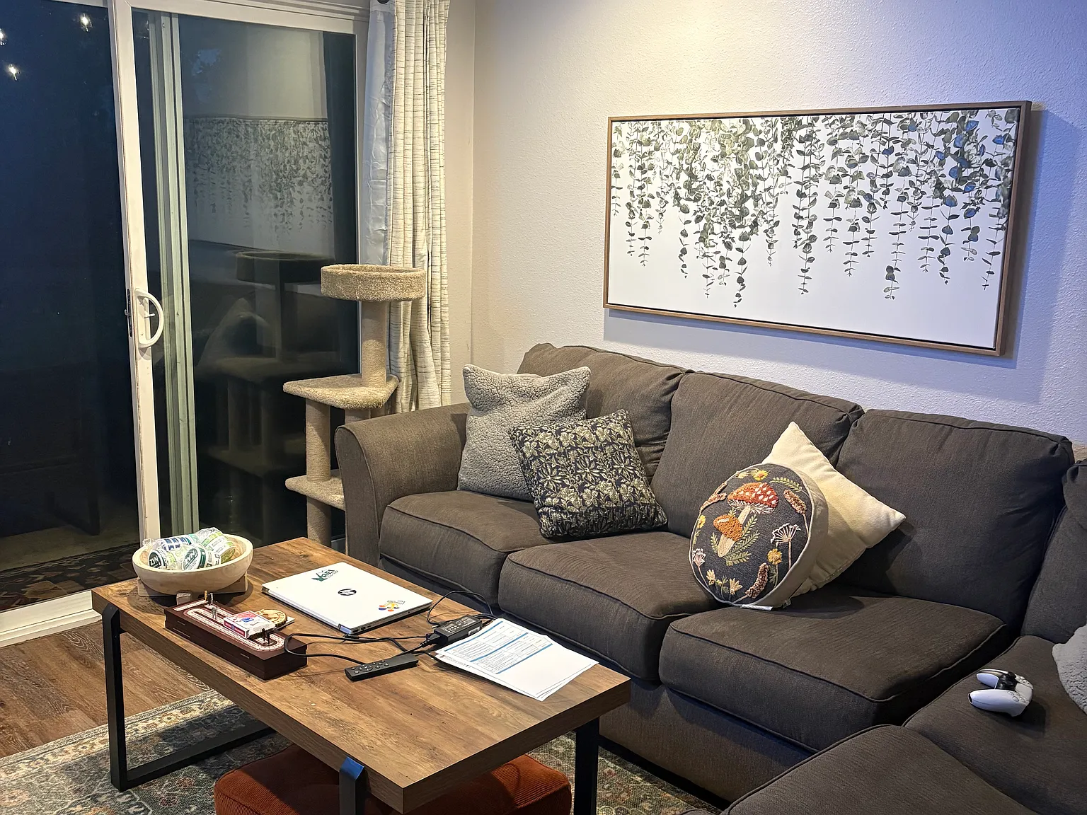 2 bed, 988 sqft, $3,150 — Photo 2
