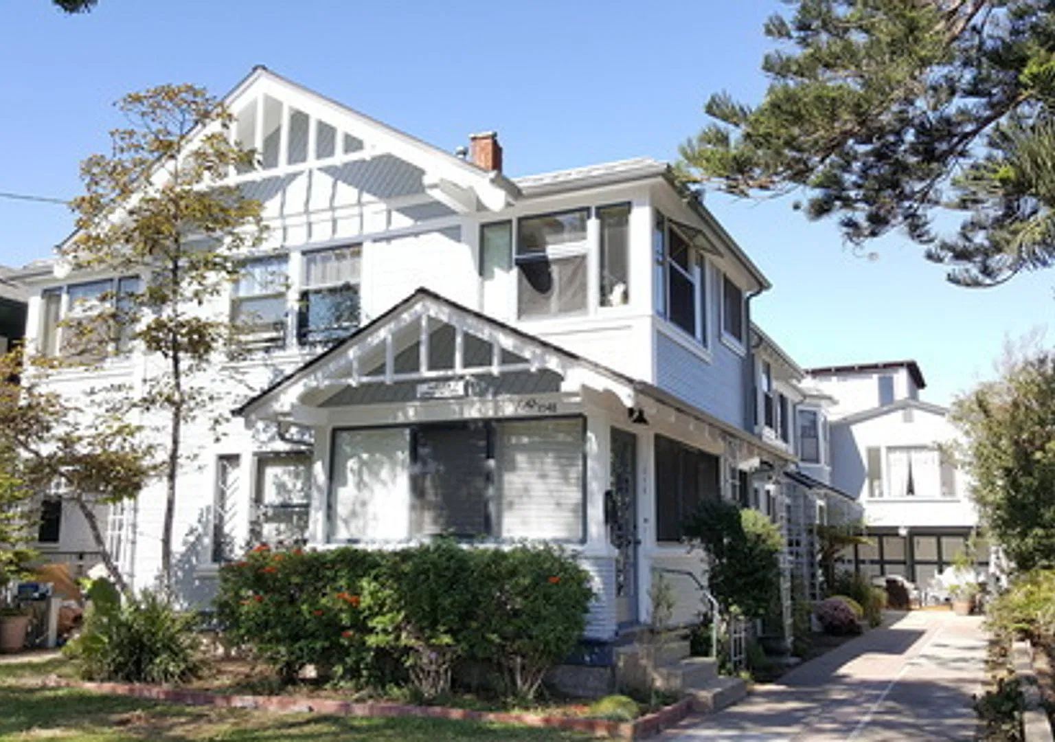 Adella Apartments — Photo 1