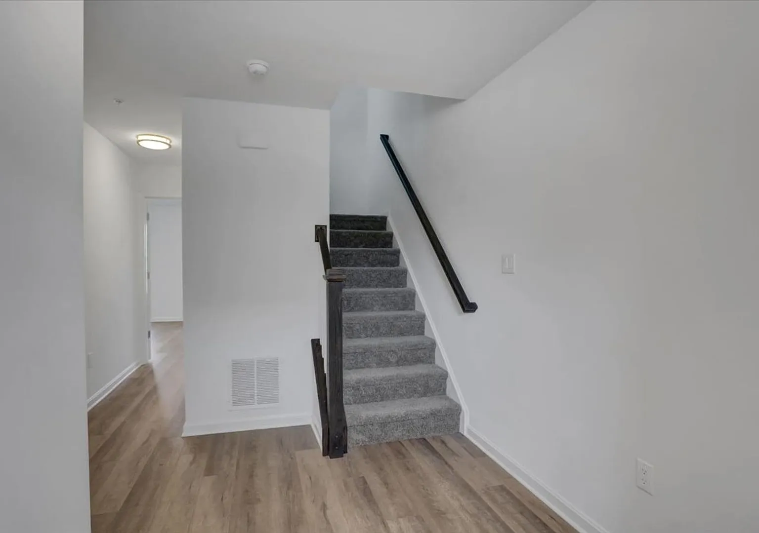 12435-12441 Jackson Avenue — Photo 4