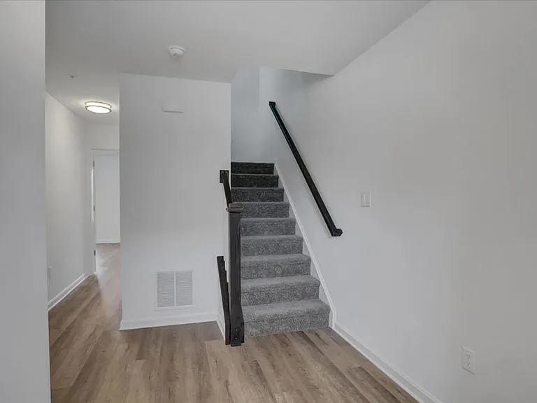 12435-12441 Jackson Ave — Photo 4