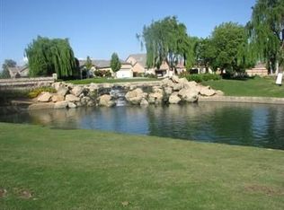 4720 N Emerald Peak Dr, Clovis, CA 93619