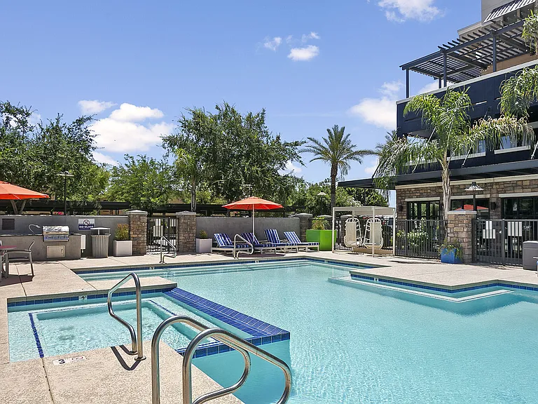 Luxe Scottsdale — Photo 11