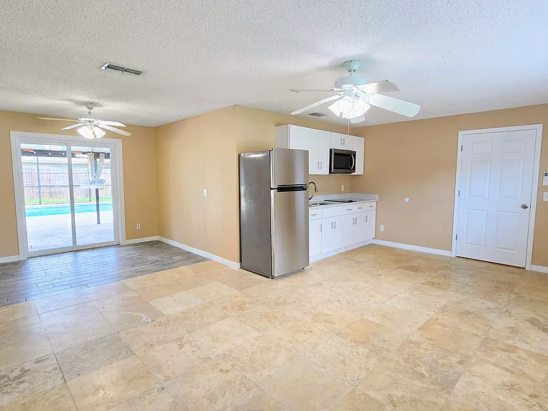 4412 Mesa Verde Dr #2 — Photo 2
