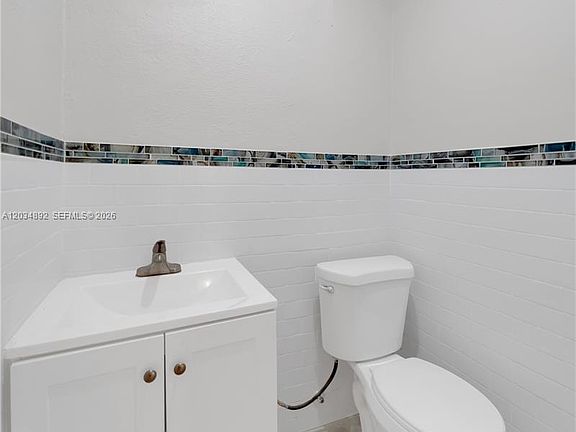 5th image of 7555 SW 28th Street Rd #B