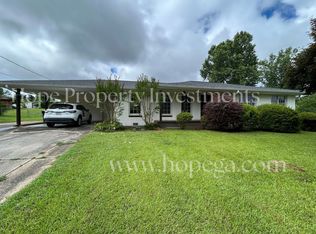 6 Georgian Dr, Newnan, GA 30263