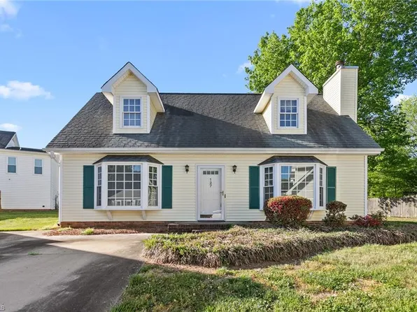 127 Edgedale Ct, Kernersville, NC 27284