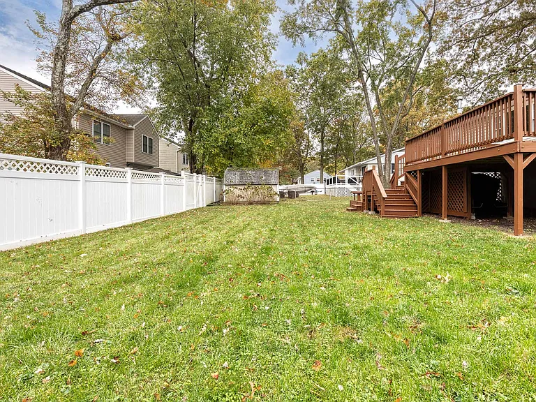 617 Oak Ln — Photo 27