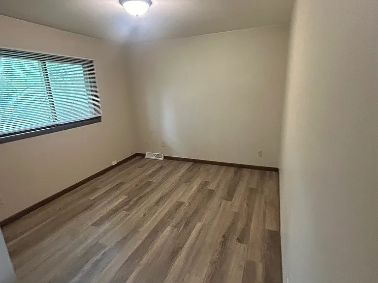 3001 Churchill Dr — Photo 8