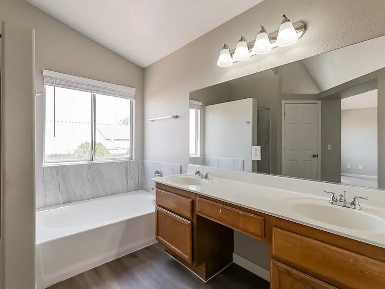 2205 Farmouth Cir — Photo 11