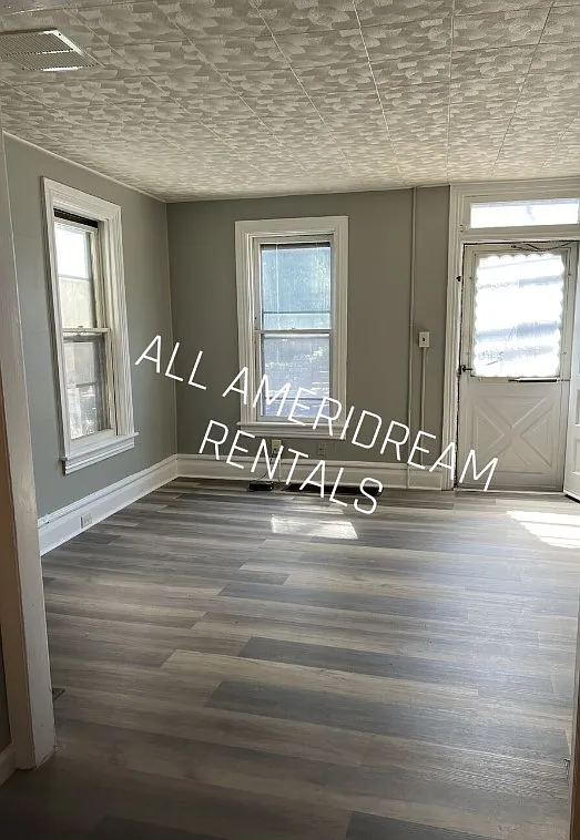 2 bed, $995 — Photo 4