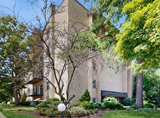 8650 Ferris Ave Unit 203, Morton Grove, IL 60053