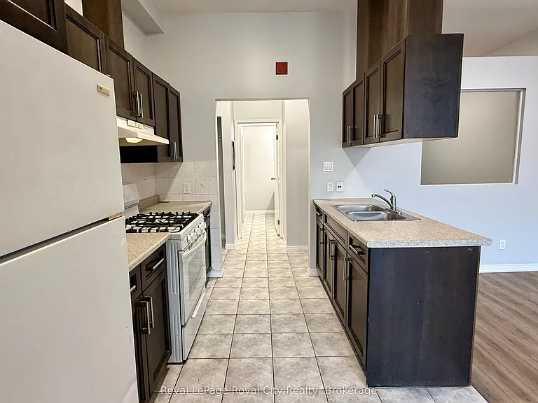 116 Wyndham St N #1 — Photo 3