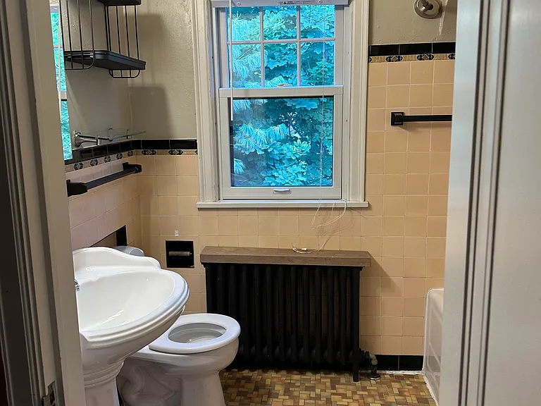 215 W Minnehaha Pkwy #2 — Photo 14