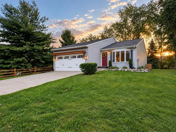 1701 Stone Mill Rd, Kalamazoo, MI 49006