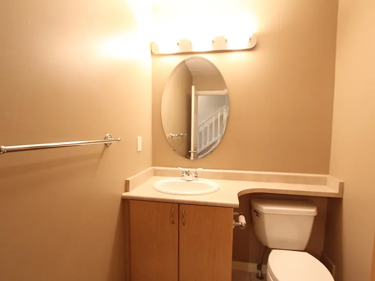 160 Pembina St #33 — Photo 8