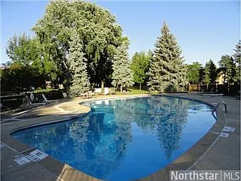 1 bed, 476 sqft, $1,300 — Photo 2