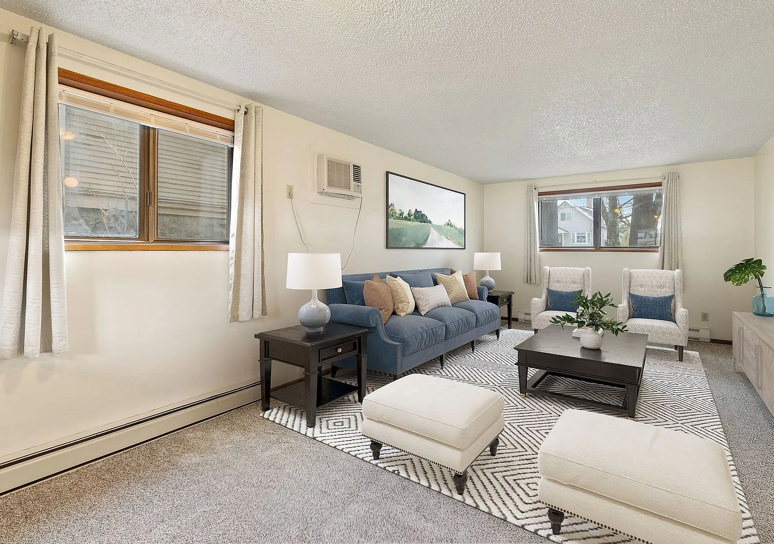 Windwood Apartments — Photo 1